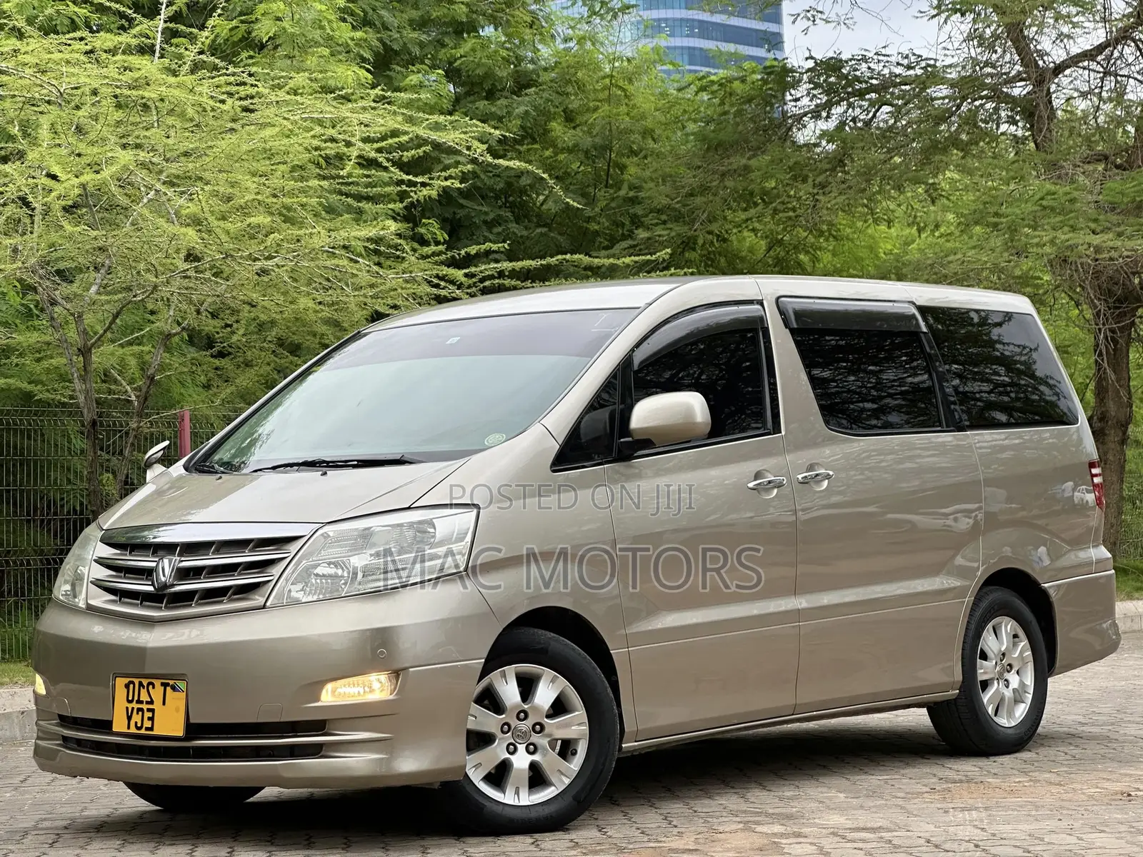 Toyota Alphard 2005 Gold