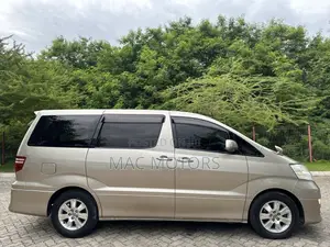 Toyota Alphard 2005 Gold