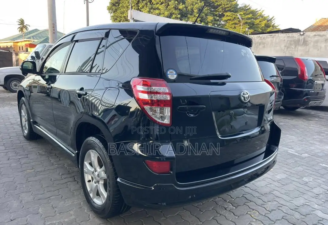 Toyota RAV4 2010 Matt Black