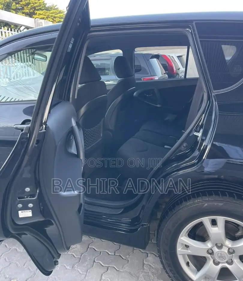Toyota RAV4 2010 Matt Black