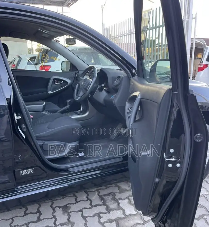 Toyota RAV4 2010 Matt Black