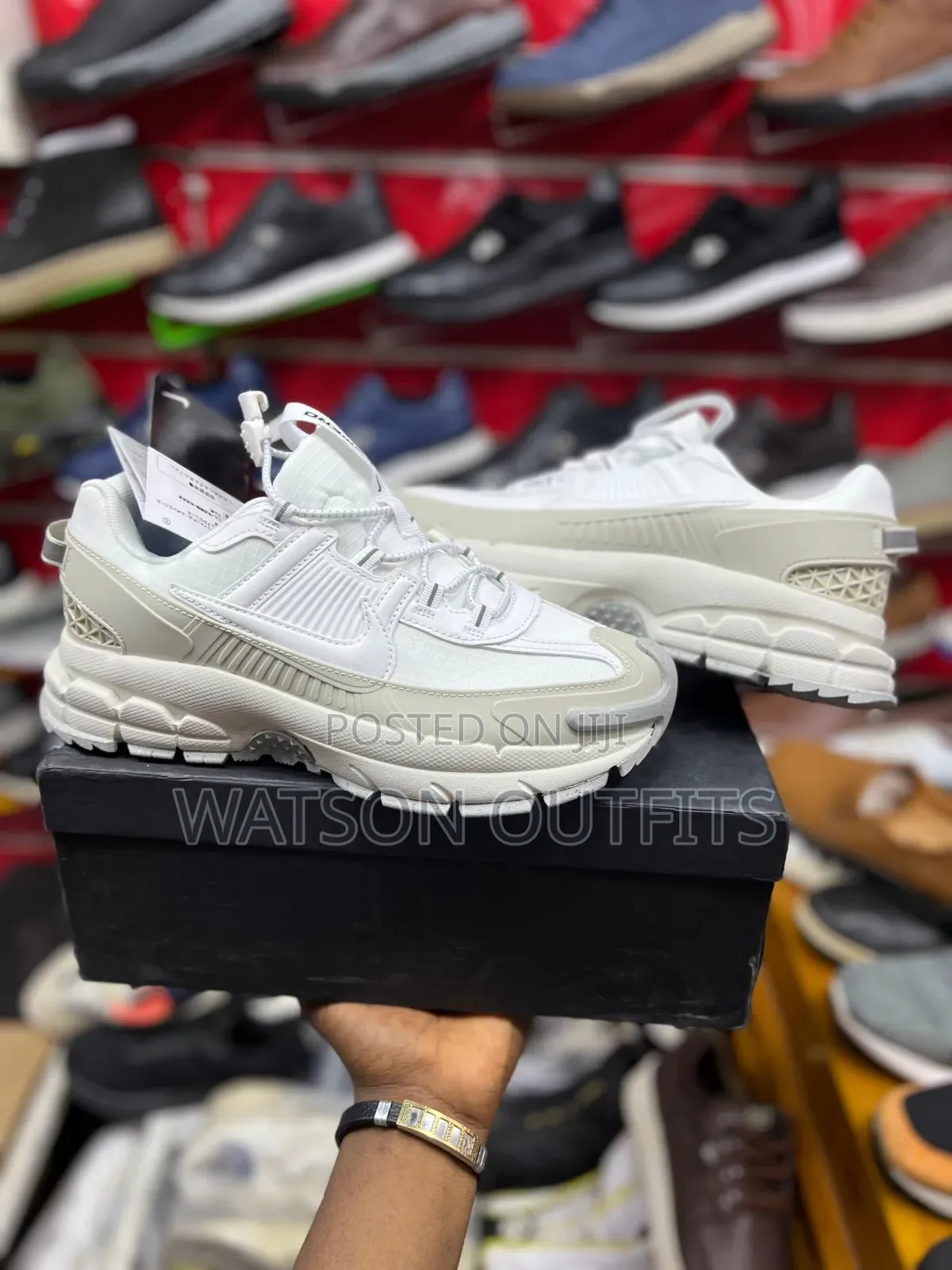 Classically Grade One and Pure Leather Sneakers