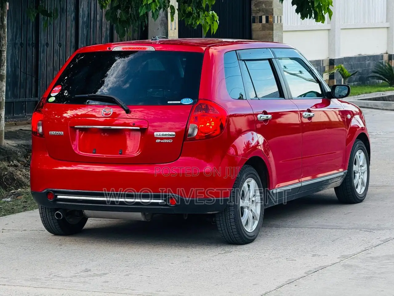 Mazda Verisa 2010 Red