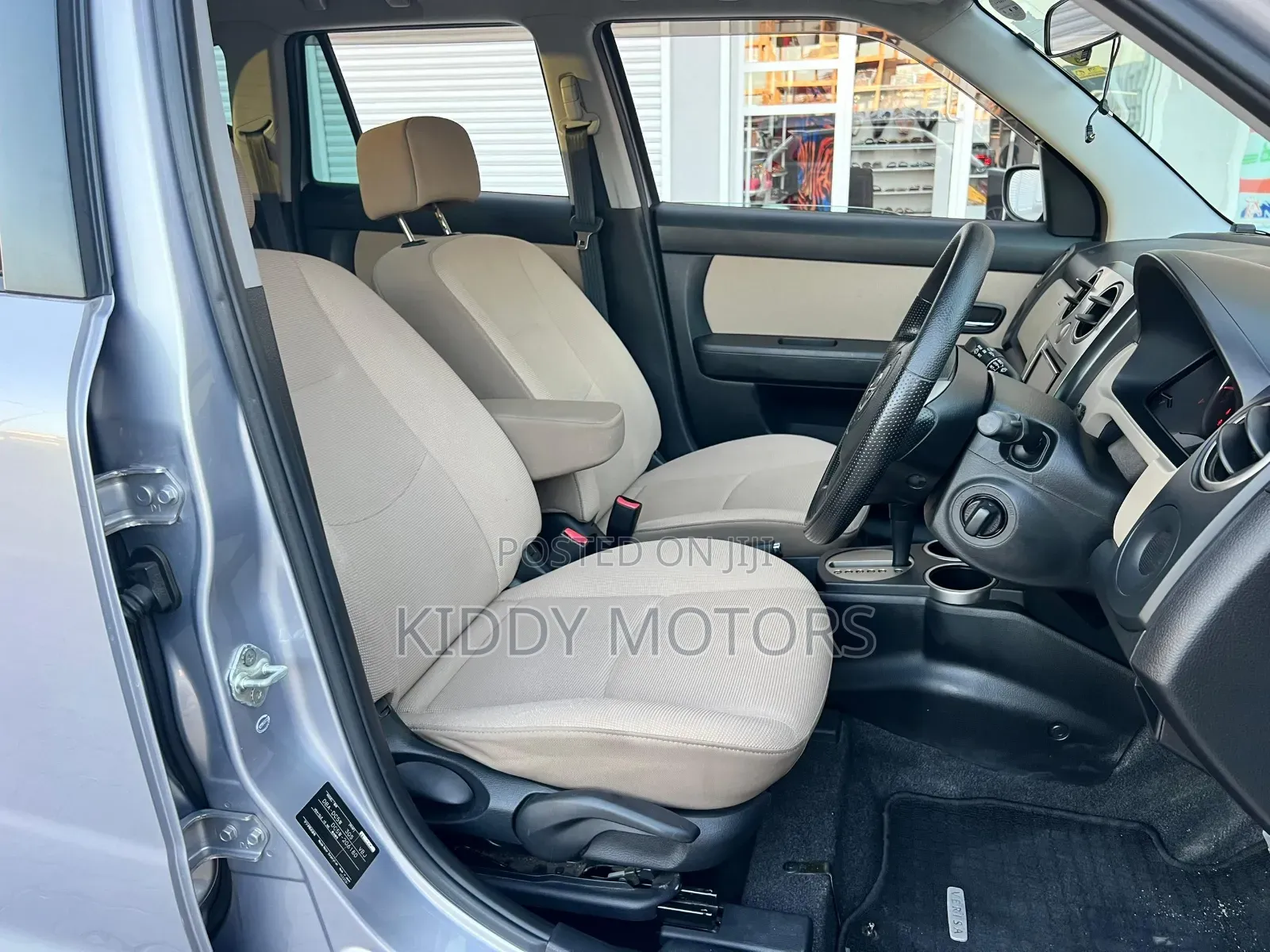 Mazda Verisa 2005 Silver