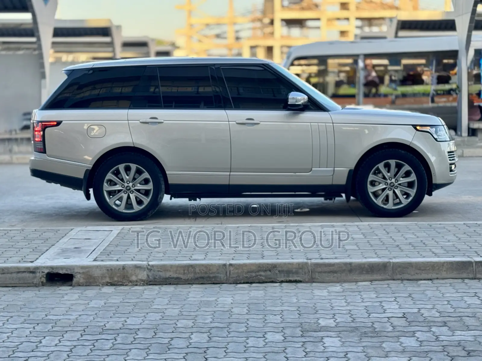 Land Rover Range Rover Vogue 2014 Gold