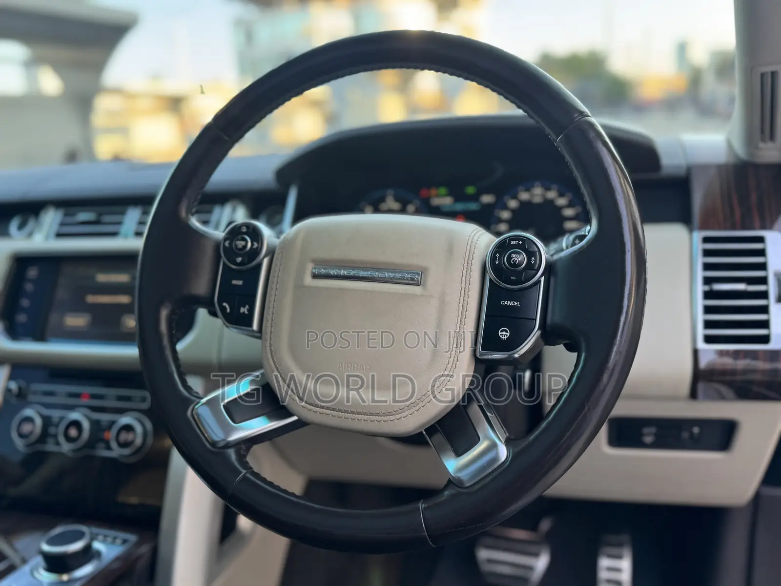 Land Rover Range Rover Vogue 2014 Gold