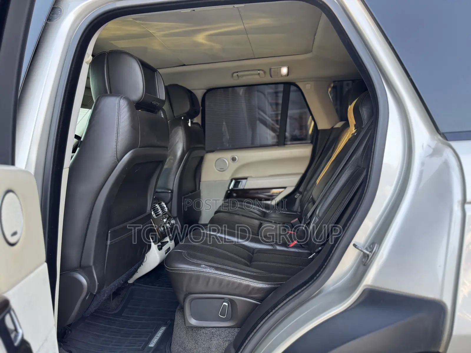 Land Rover Range Rover Vogue 2014 Gold