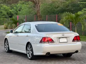 Toyota Crown 2007 White