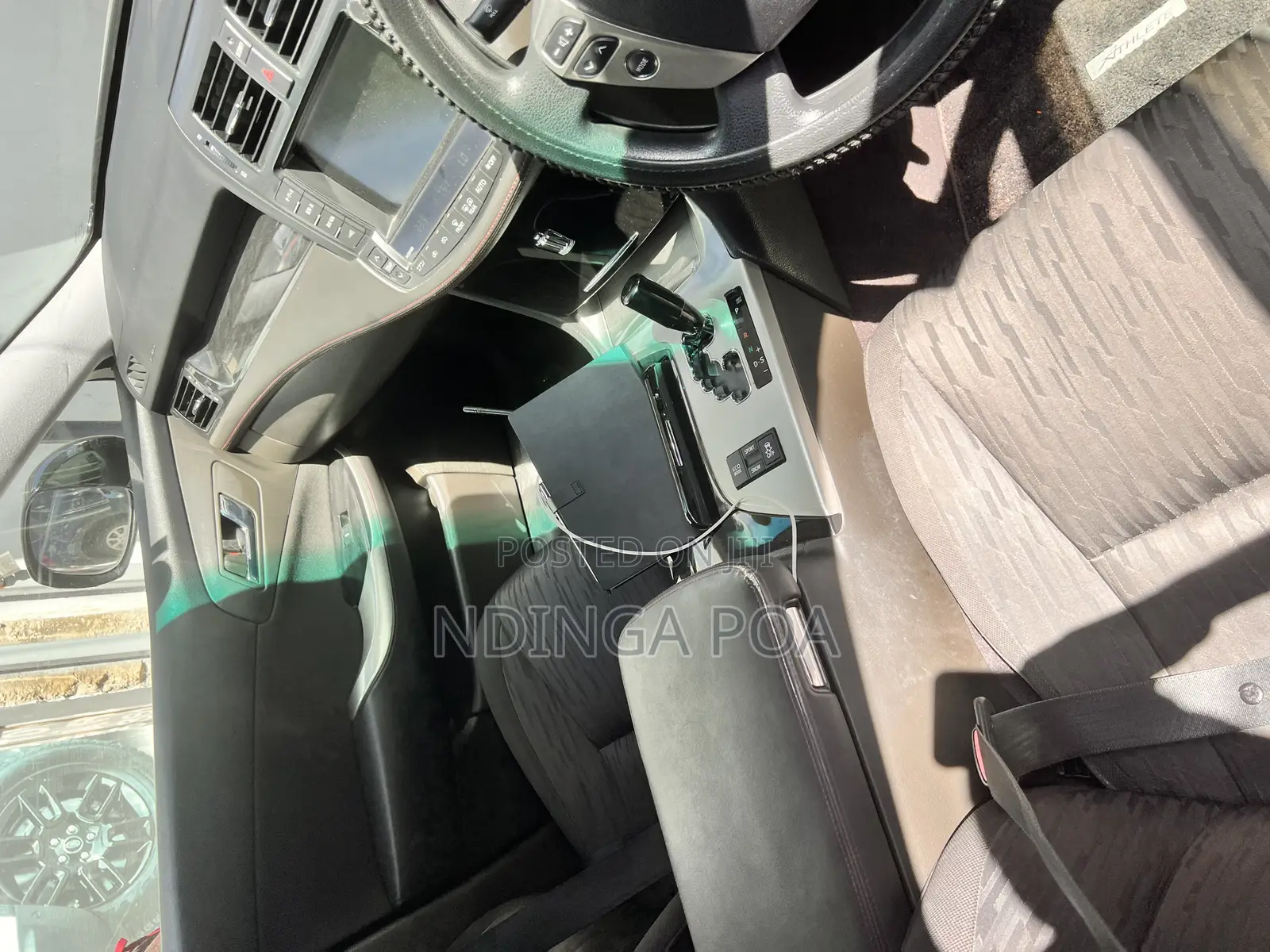 Toyota Crown 2012 Black
