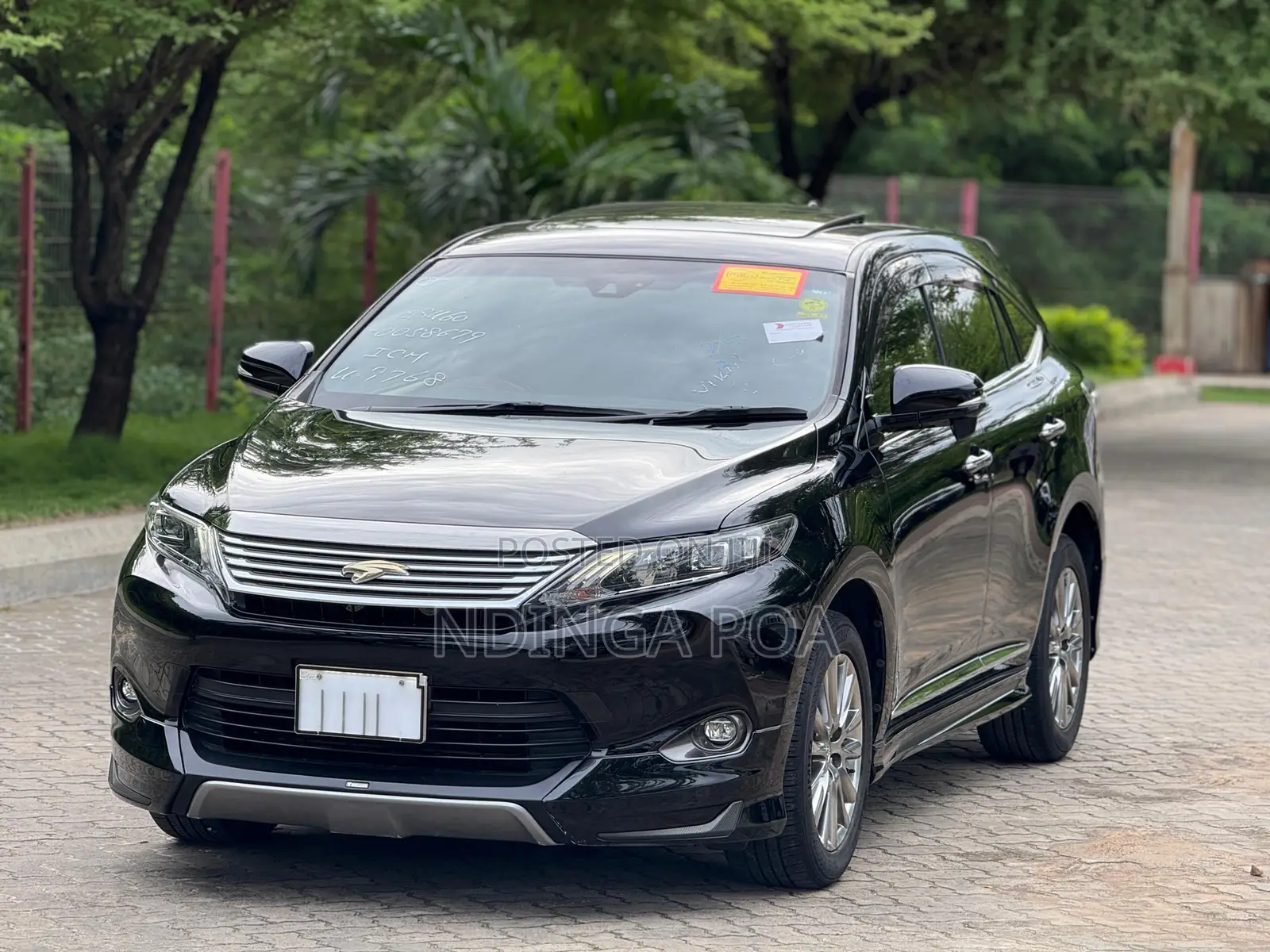 Toyota Harrier 2.0 4WD 2015 Black