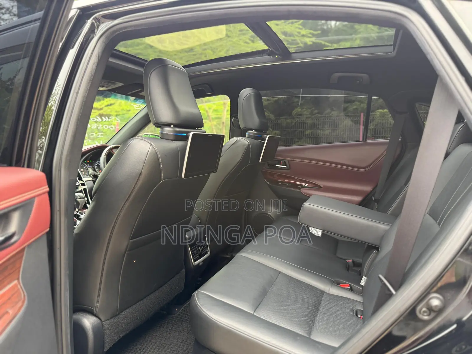 Toyota Harrier 2.0 4WD 2015 Black