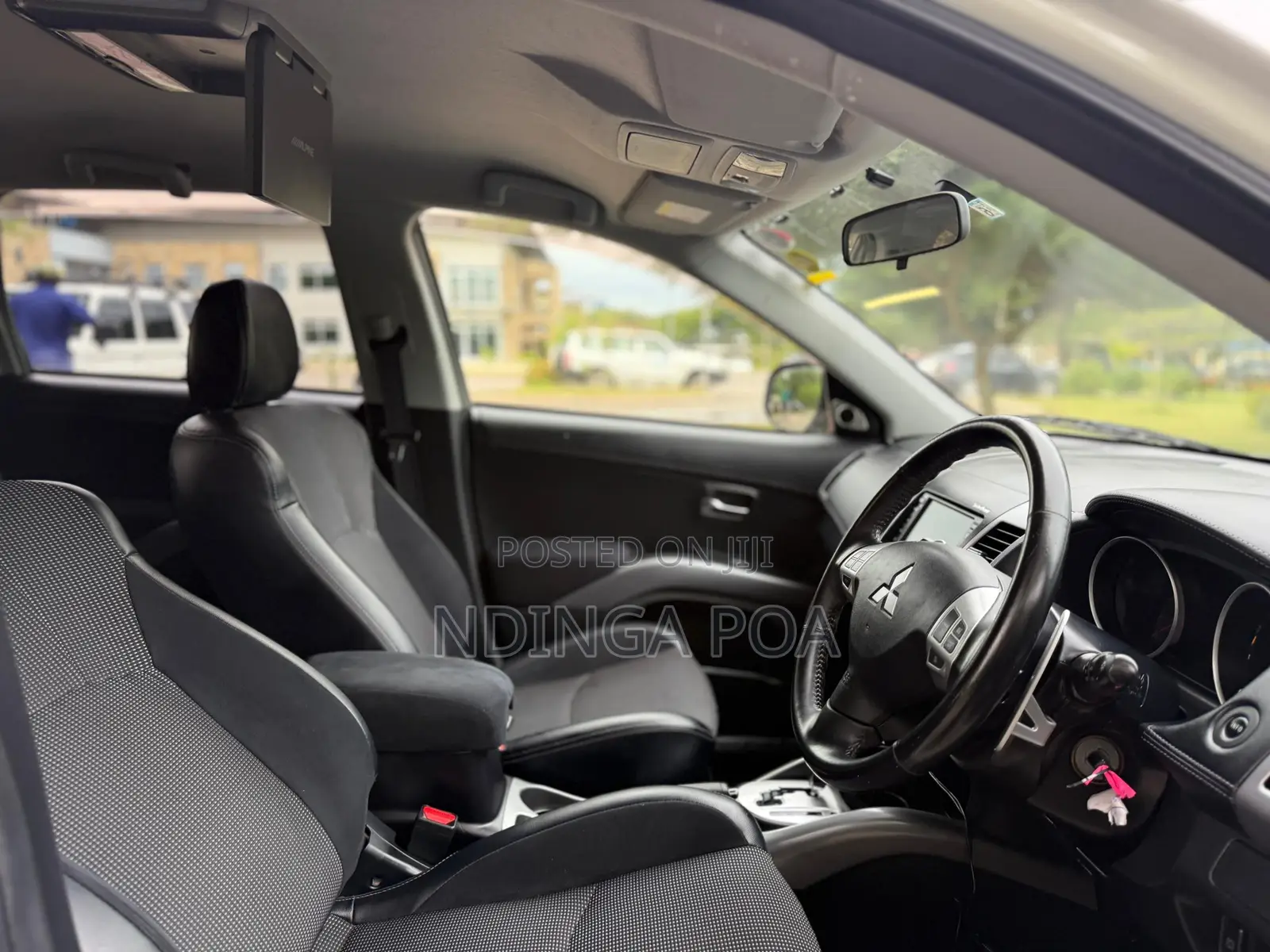 Mitsubishi Outlander 2011 White