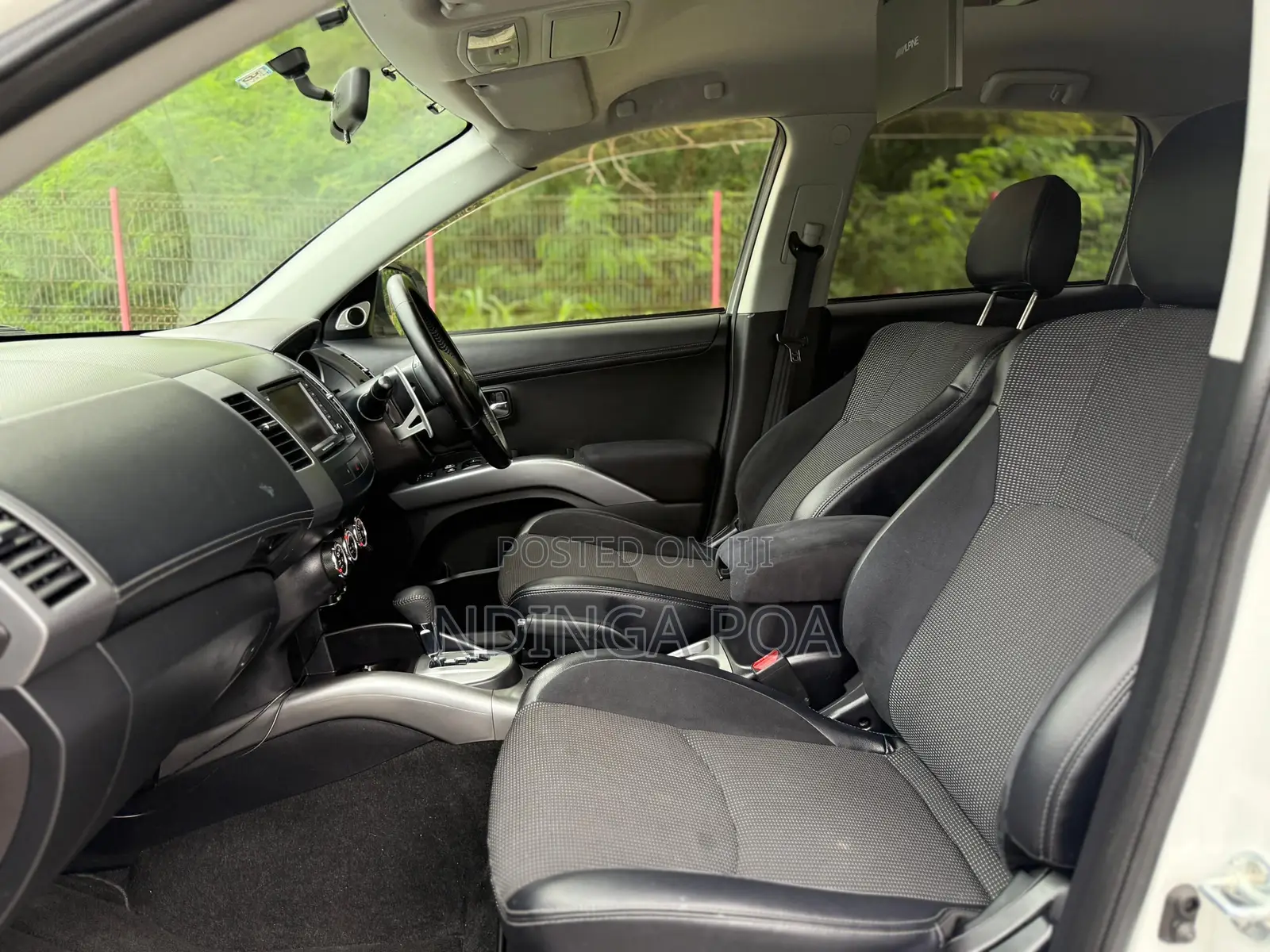Mitsubishi Outlander 2011 White