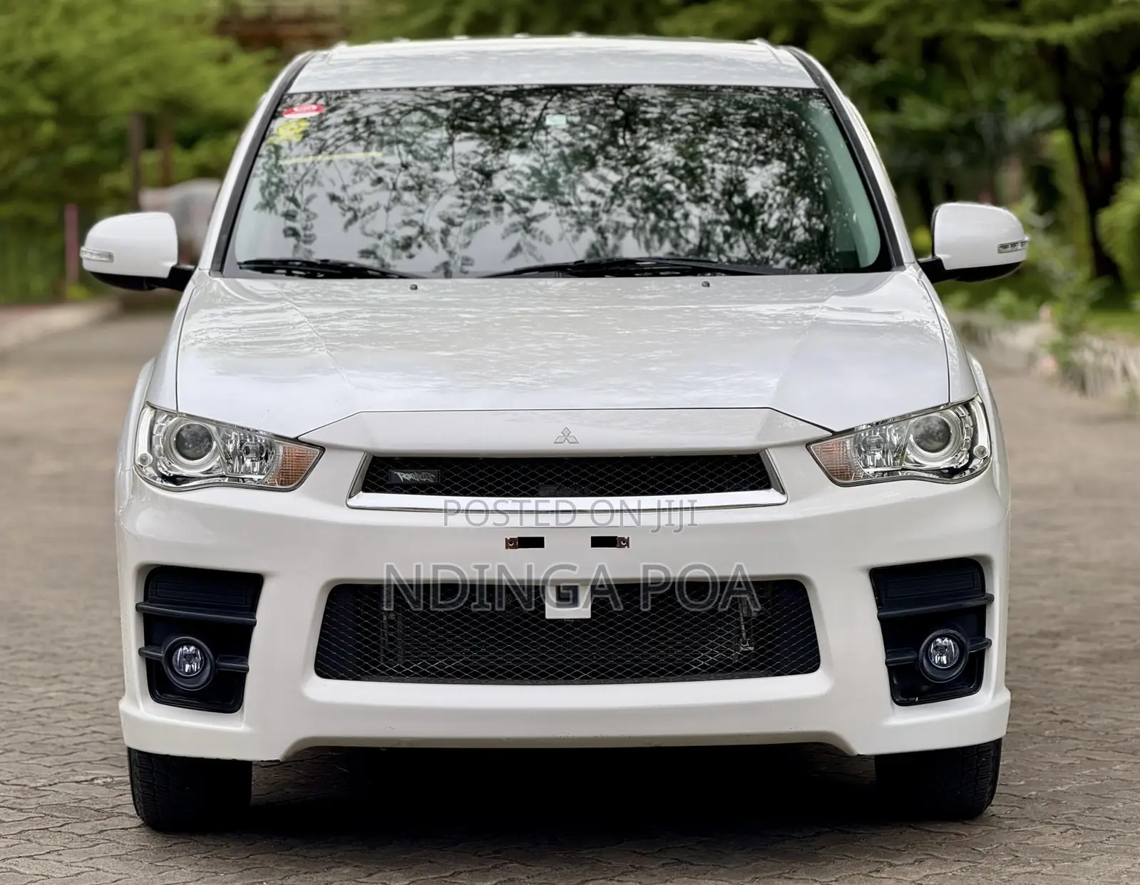 Mitsubishi Outlander 2011 White
