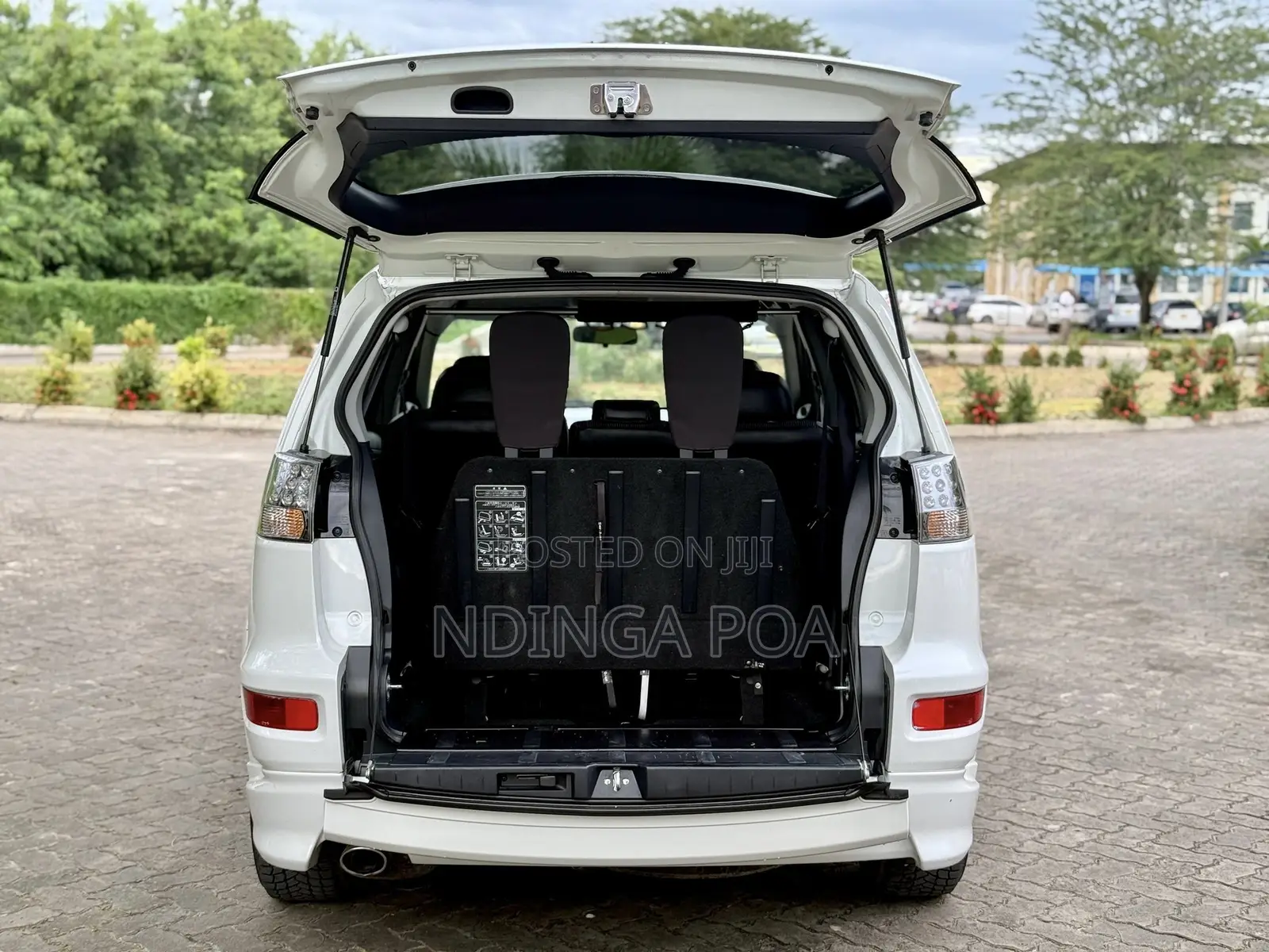 Mitsubishi Outlander 2011 White