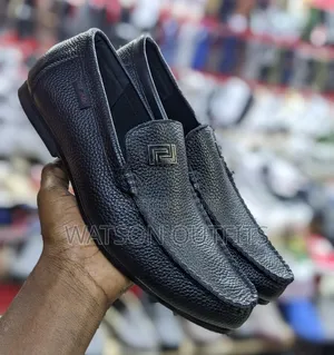 Grade One Clear and Smart Leather Materials Shoes
