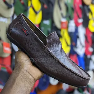 Grade One Clear and Smart Leather Materials Shoes