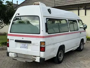 Nissan Caravan (Urvan) 2001 White