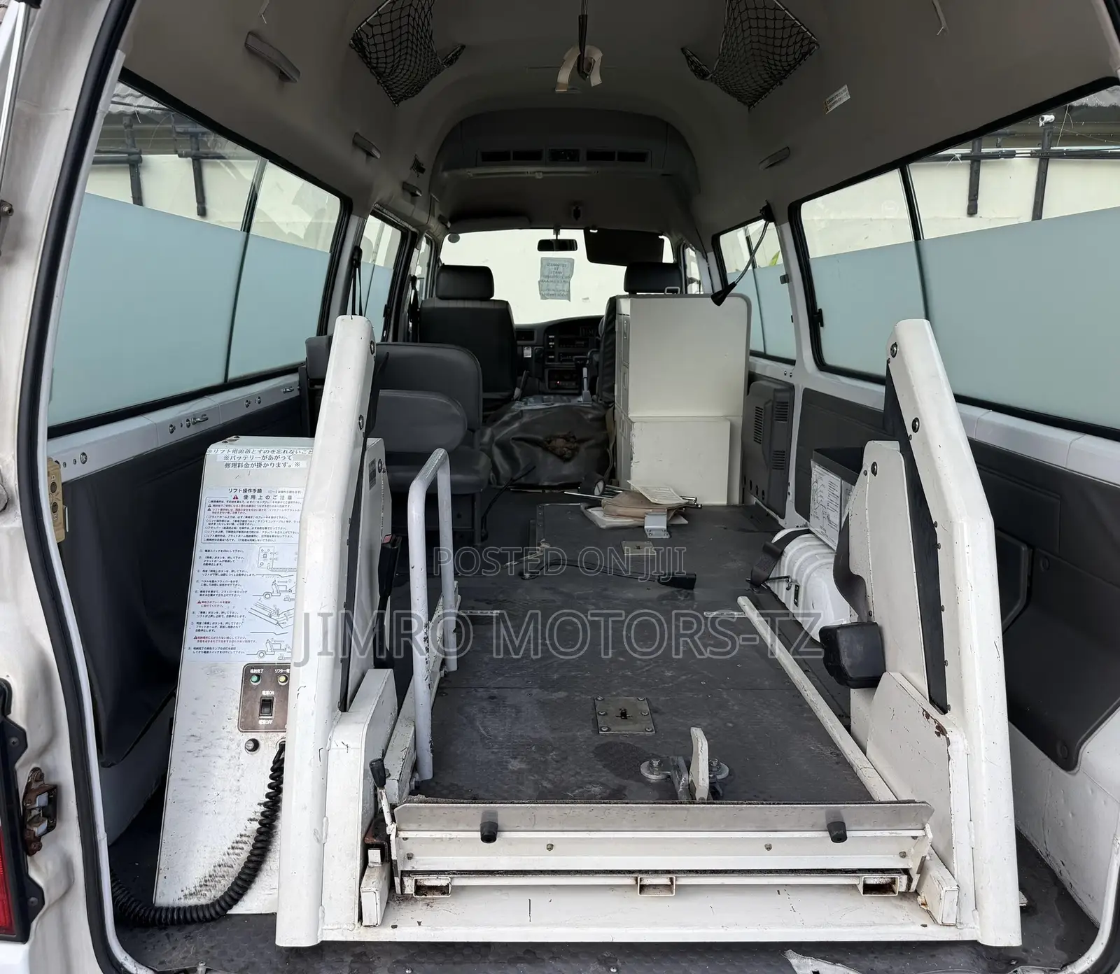 Nissan Caravan (Urvan) 2001 White