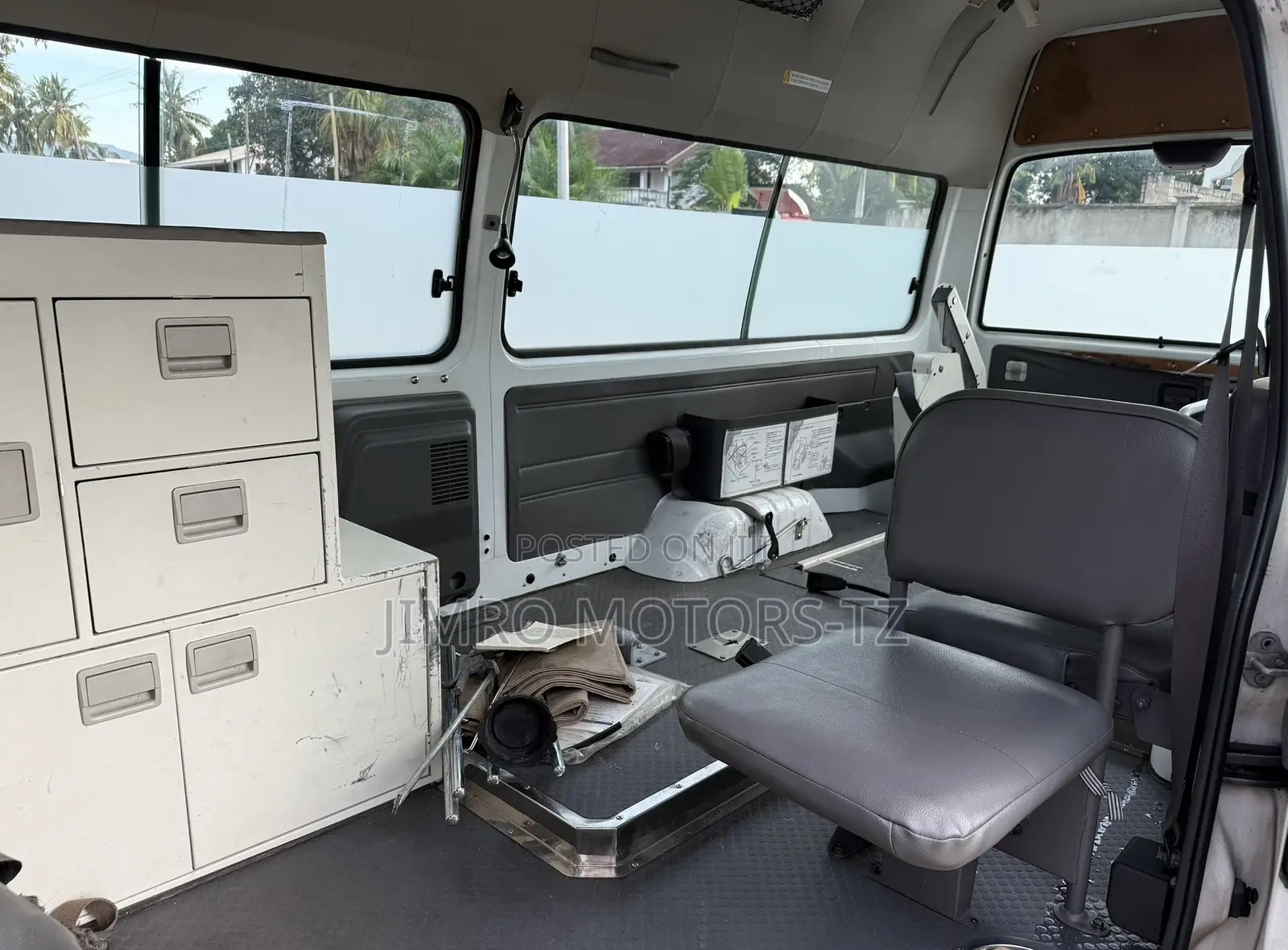 Nissan Caravan (Urvan) 2001 White