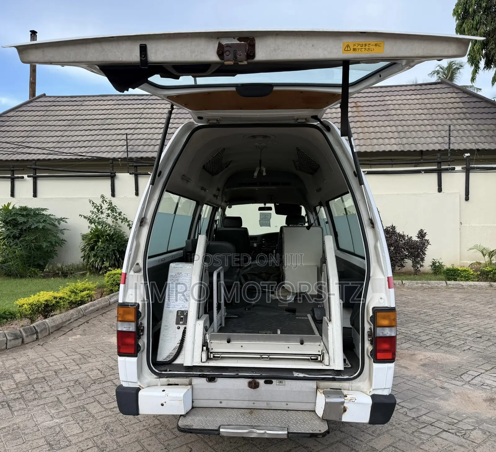 Nissan Caravan (Urvan) 2001 White
