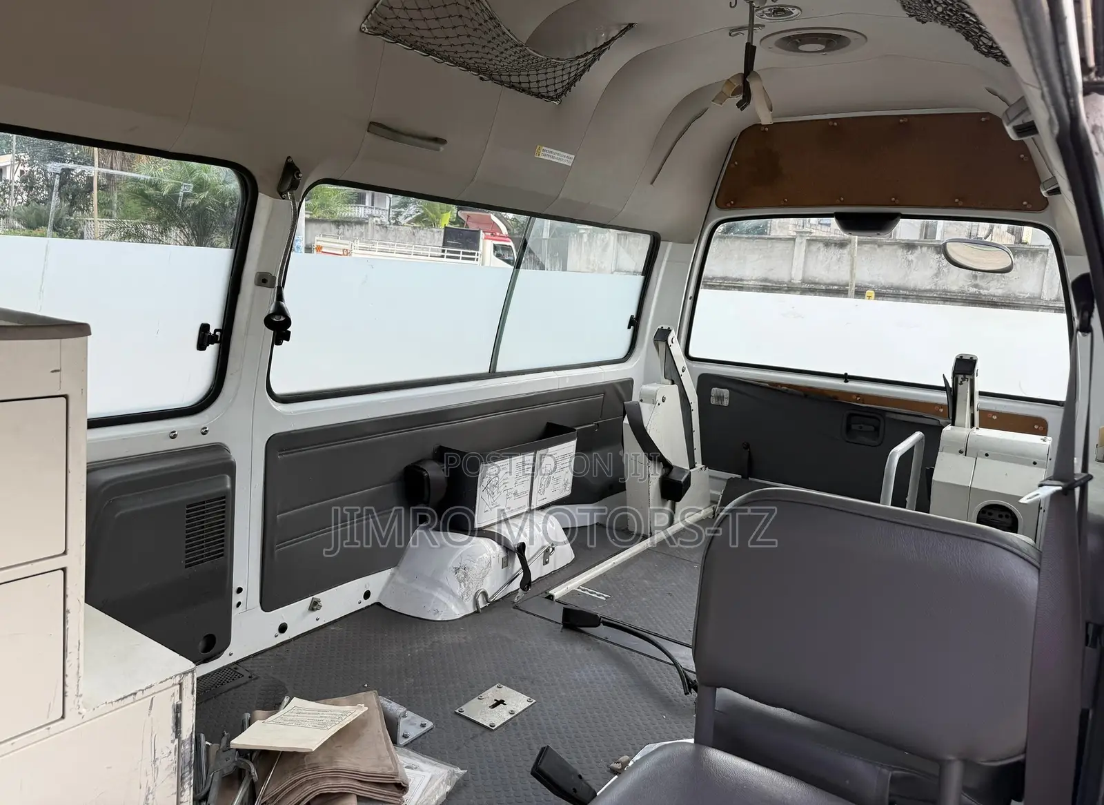 Nissan Caravan (Urvan) 2001 White