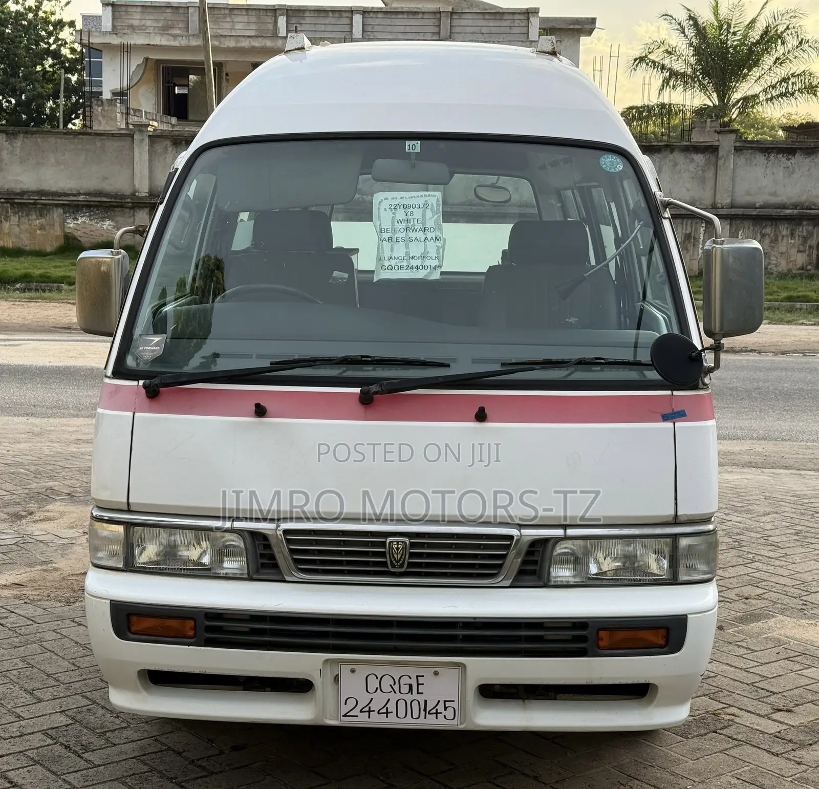 Nissan Caravan (Urvan) 2001 White