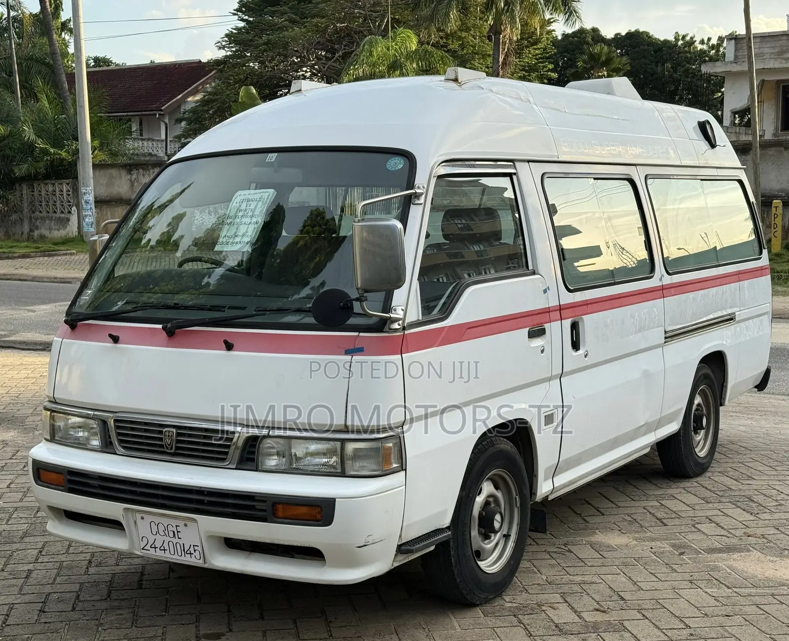 Nissan Caravan (Urvan) 2001 White