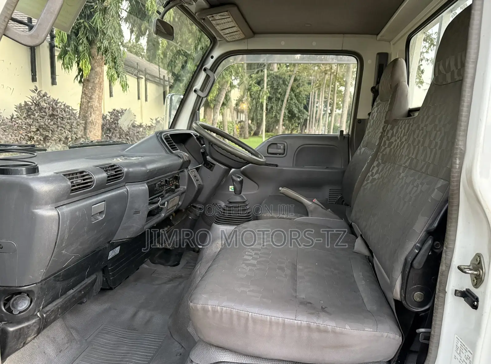 Isuzu NQR 2005 White