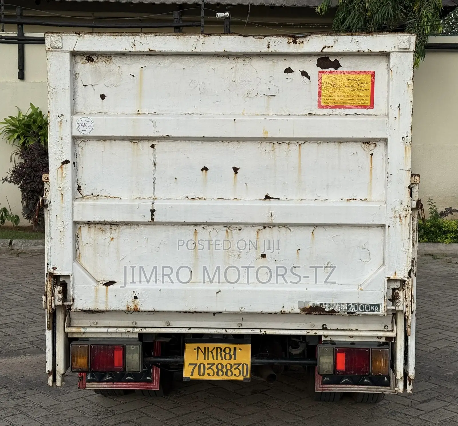 Isuzu NQR 2005 White