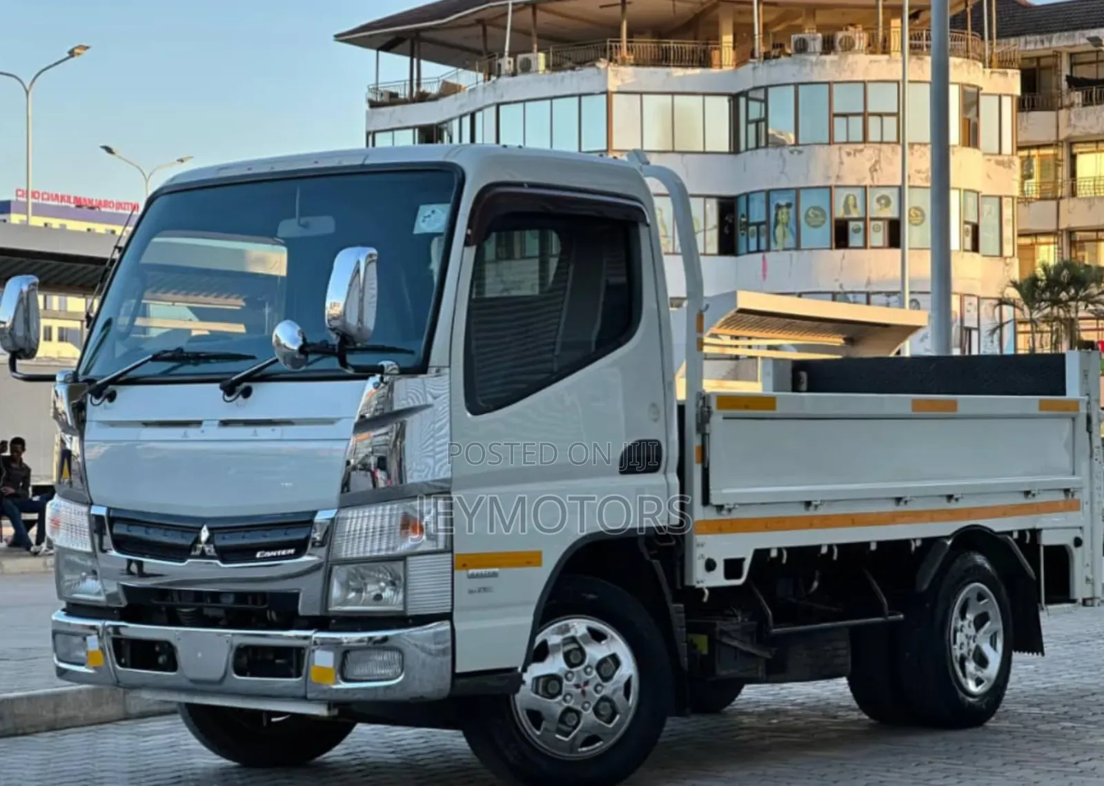 Mitsubishi Canter 2020 White