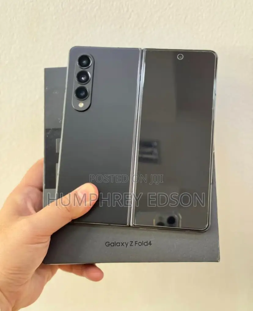 New Samsung Galaxy Z Fold4 256 GB Black