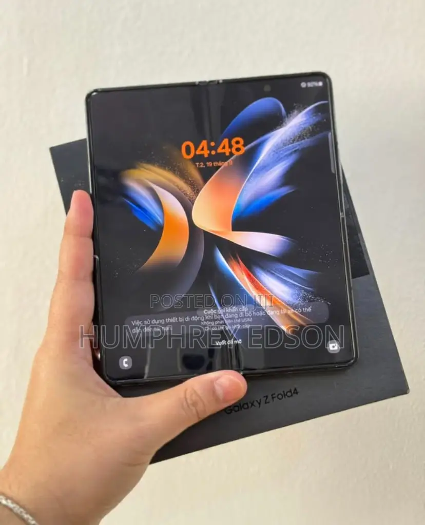 New Samsung Galaxy Z Fold4 256 GB Black
