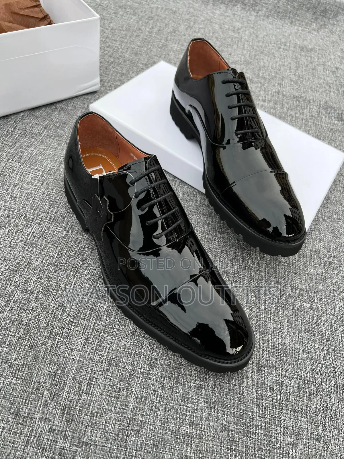 Shiny Surface Skin Moccasins