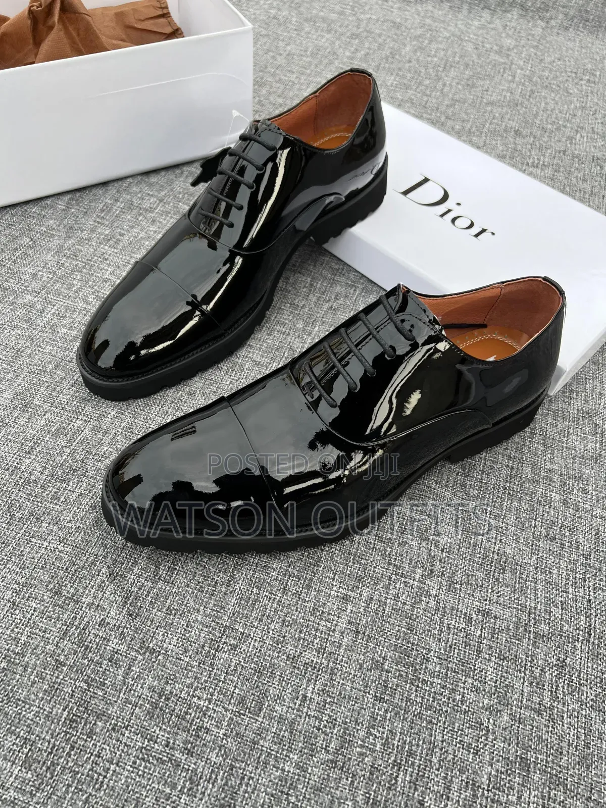 Shiny Surface Skin Moccasins