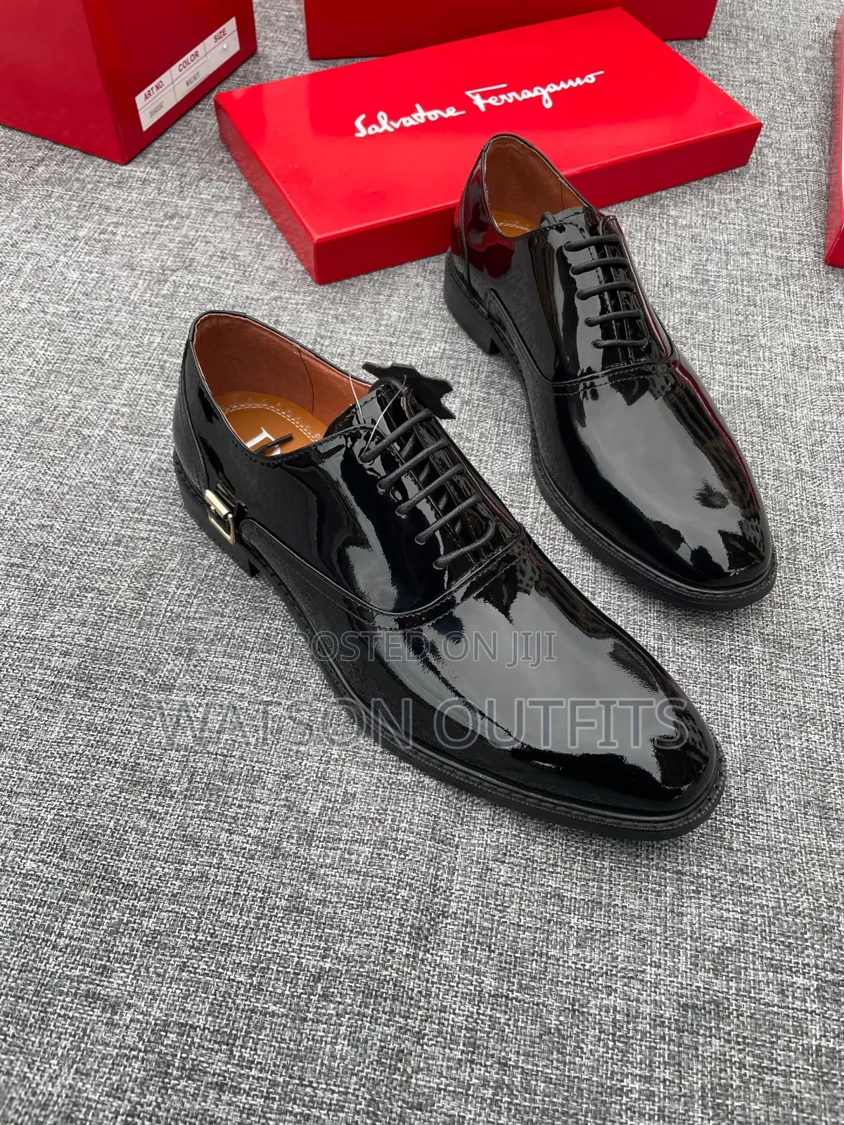 Shiny Surface Skin Moccasins
