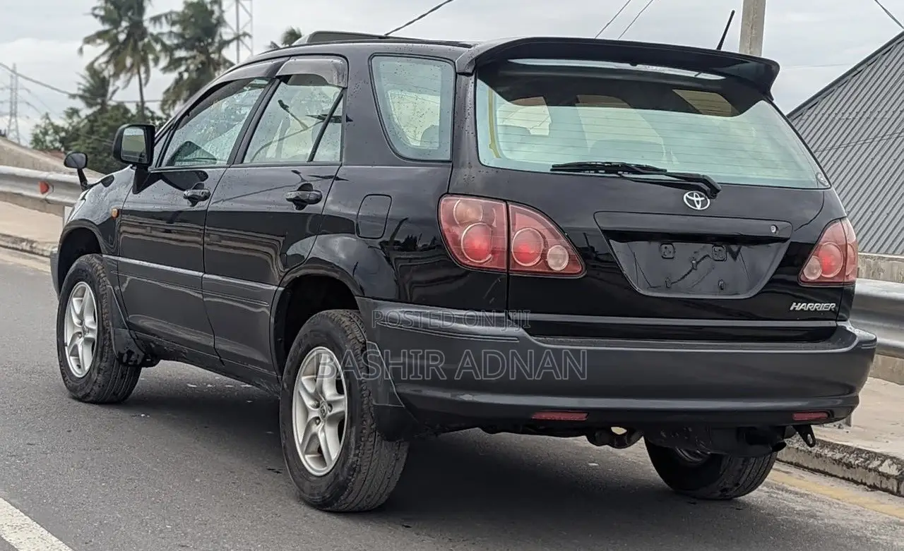 Toyota Harrier 2.2 16V 1999 Black