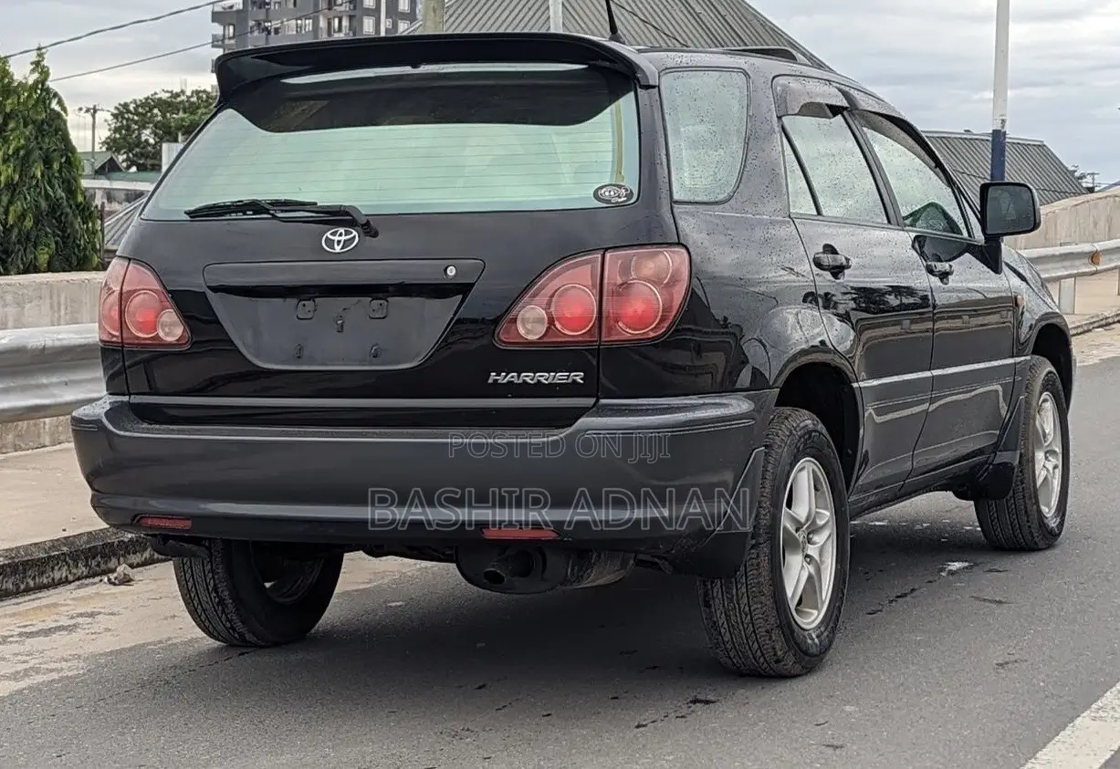Toyota Harrier 2.2 16V 1999 Black