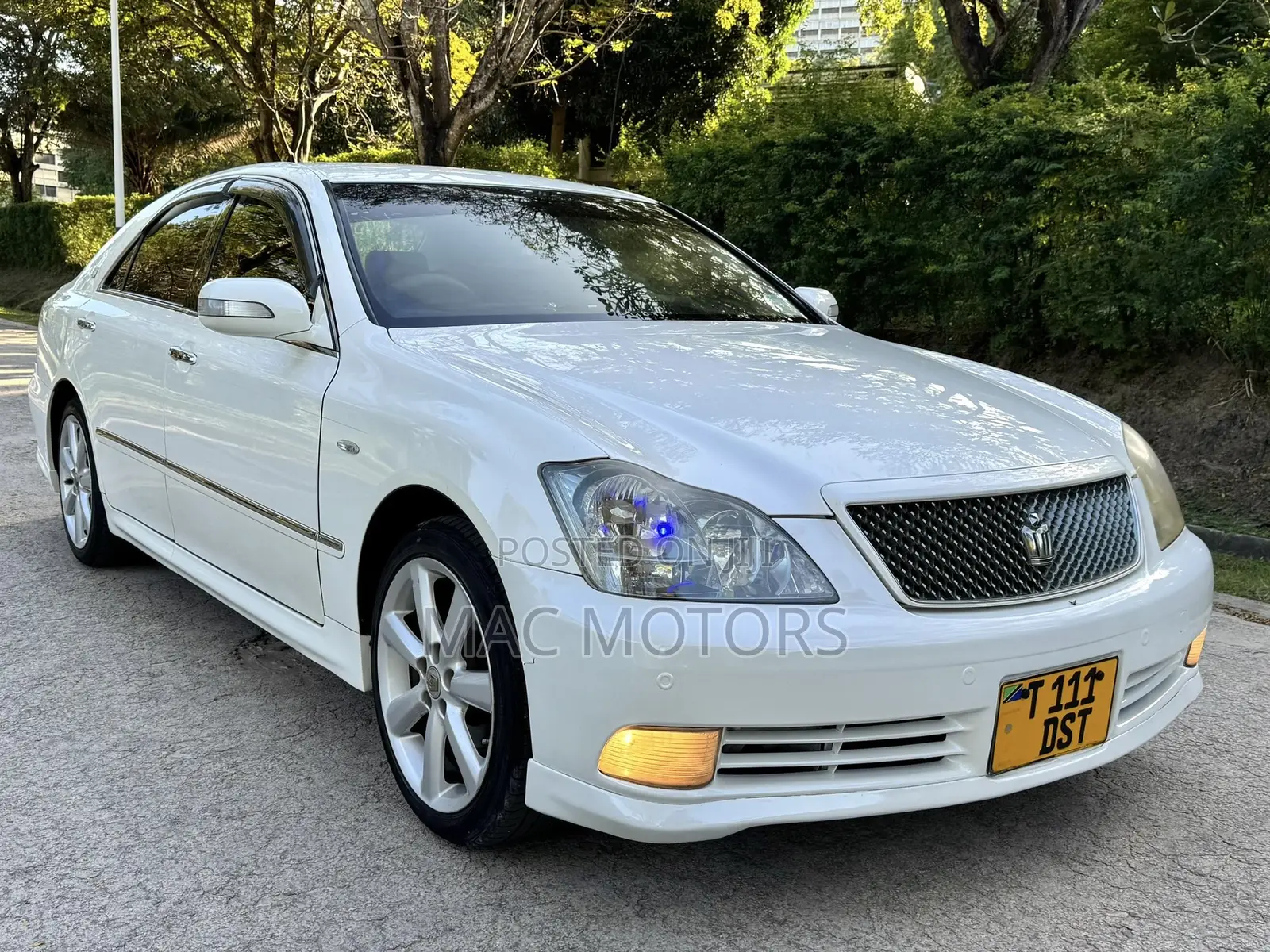 Toyota Crown 2004 White