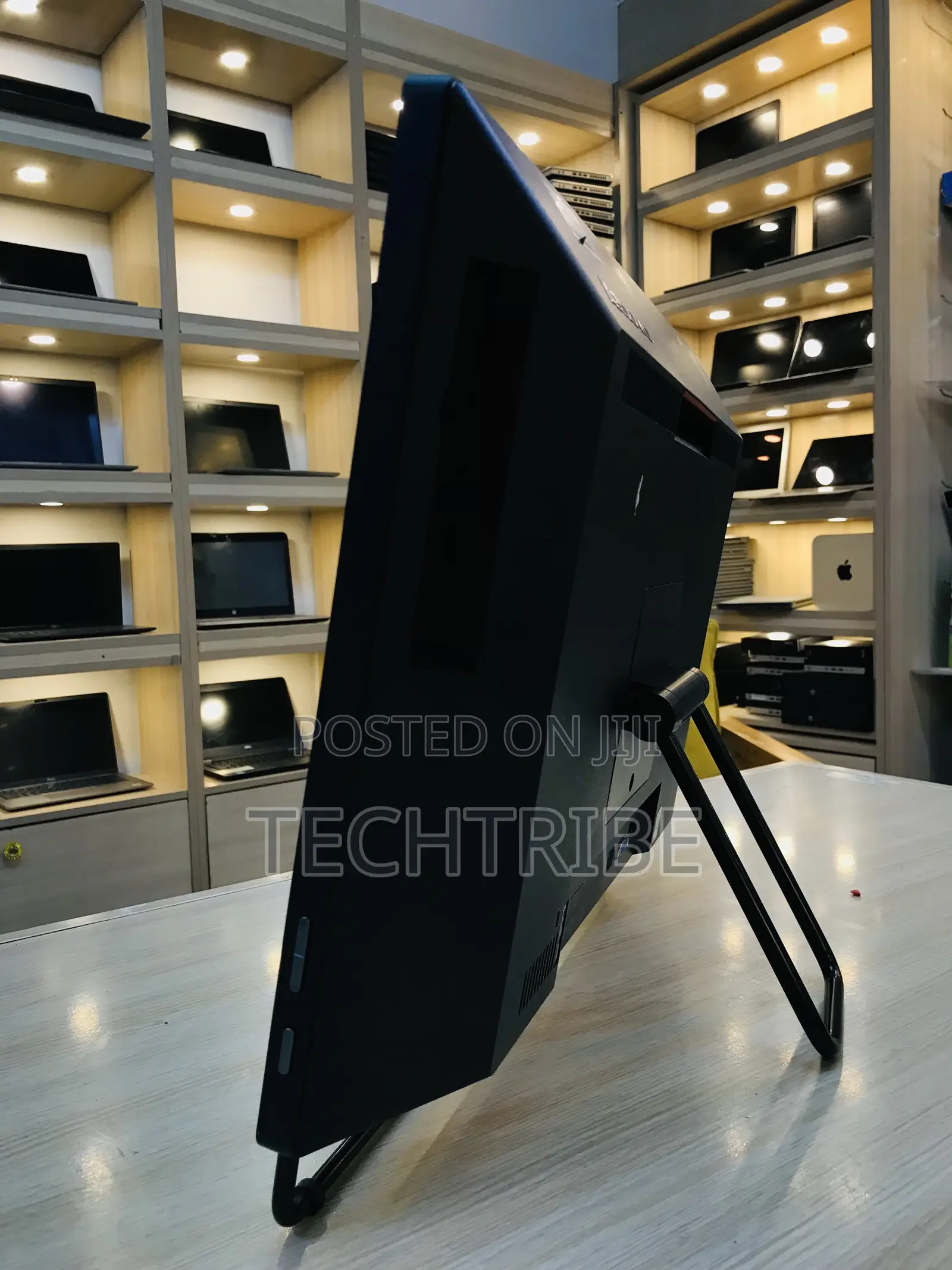 Lenovo ThinkCentre M810z AIO 8GB Intel Pentium HDD 500GB