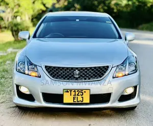 Photo - Toyota Crown 2009 Silver