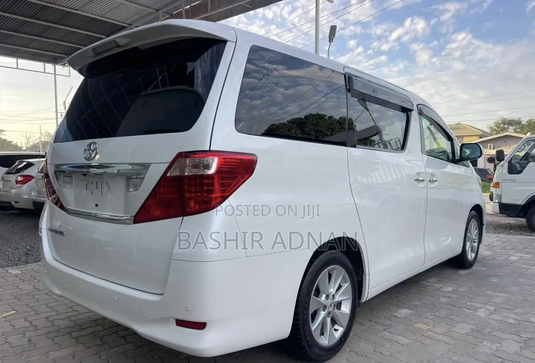 Toyota Alphard 2.4 Petrol FWD 2009 Off white