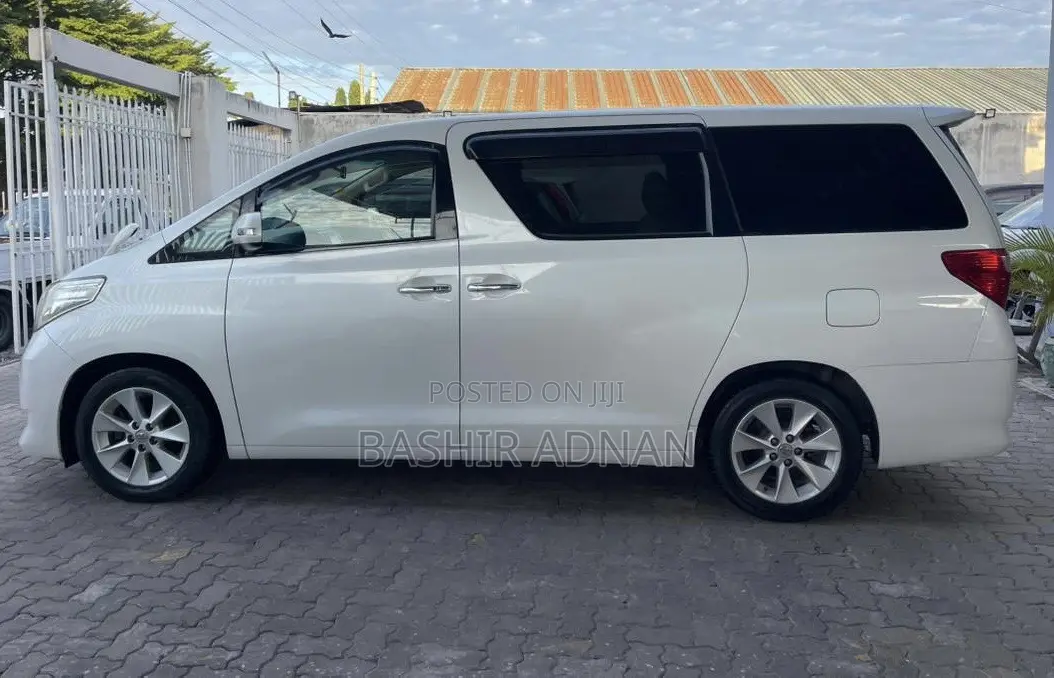 Toyota Alphard 2.4 Petrol FWD 2009 Off white