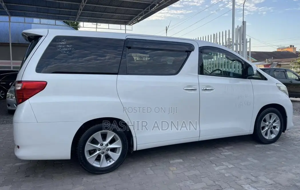 Toyota Alphard 2.4 Petrol FWD 2009 Off white