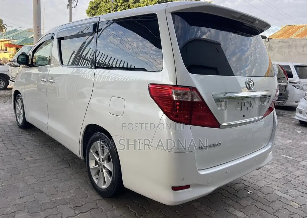 Toyota Alphard 2.4 Petrol FWD 2009 Off white