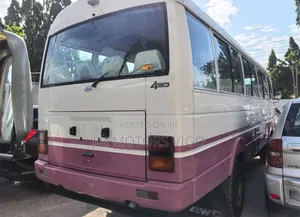 Nissan Civilian 2000 Pink