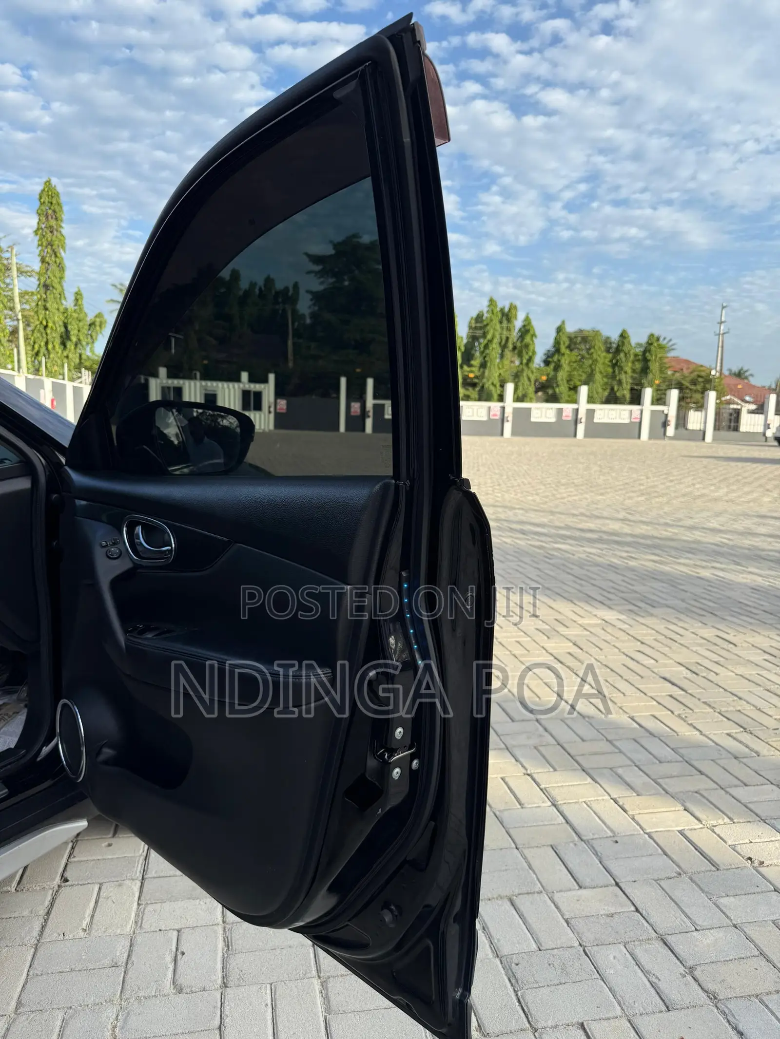 Nissan X-Trail 2.0 Petrol FWD 2014 Black