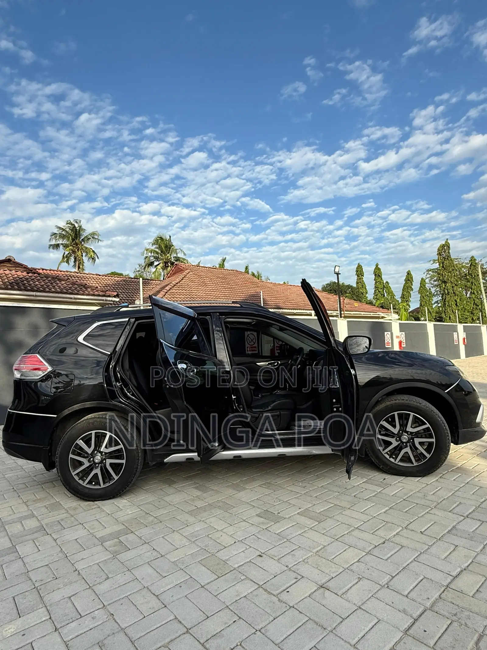 Nissan X-Trail 2.0 Petrol FWD 2014 Black