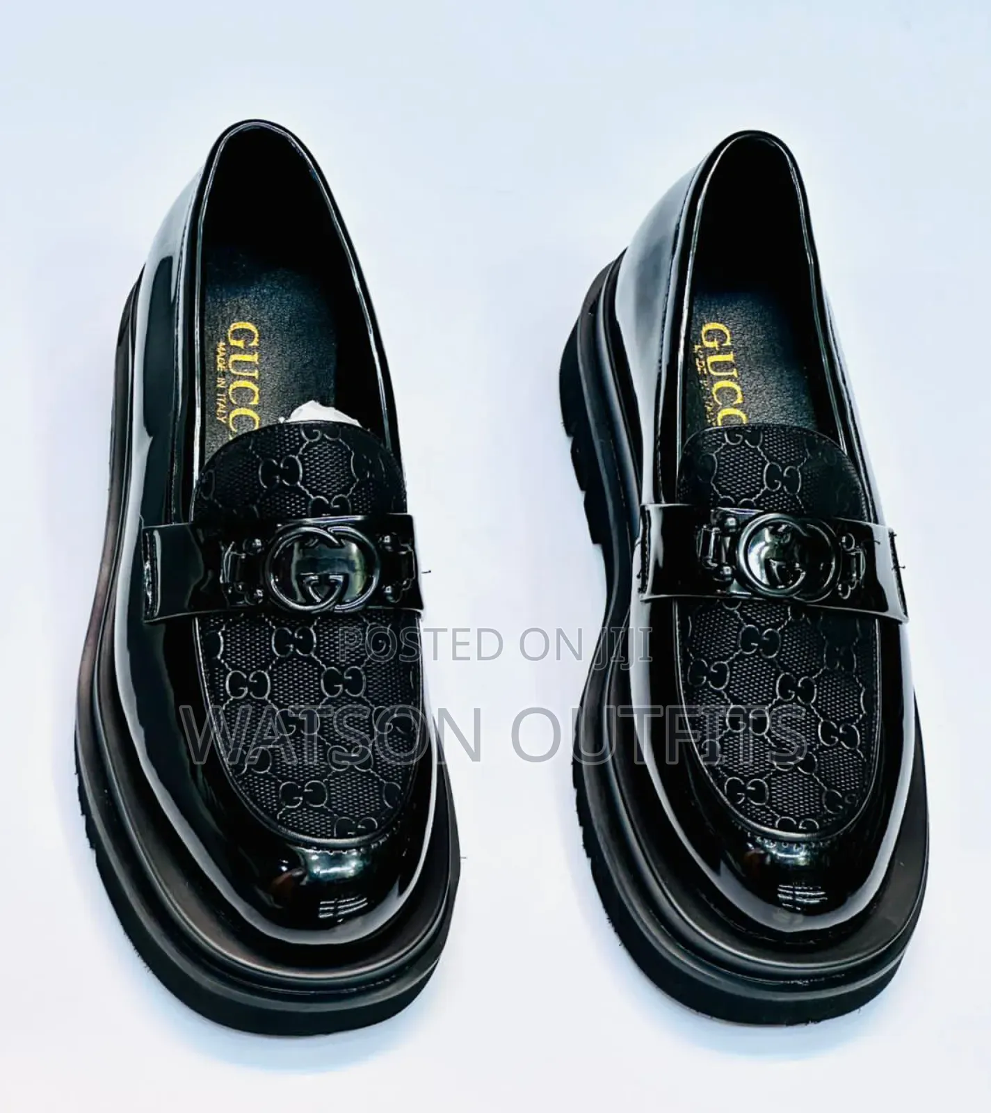 Smartly Weared Leather Shoes in Black Color