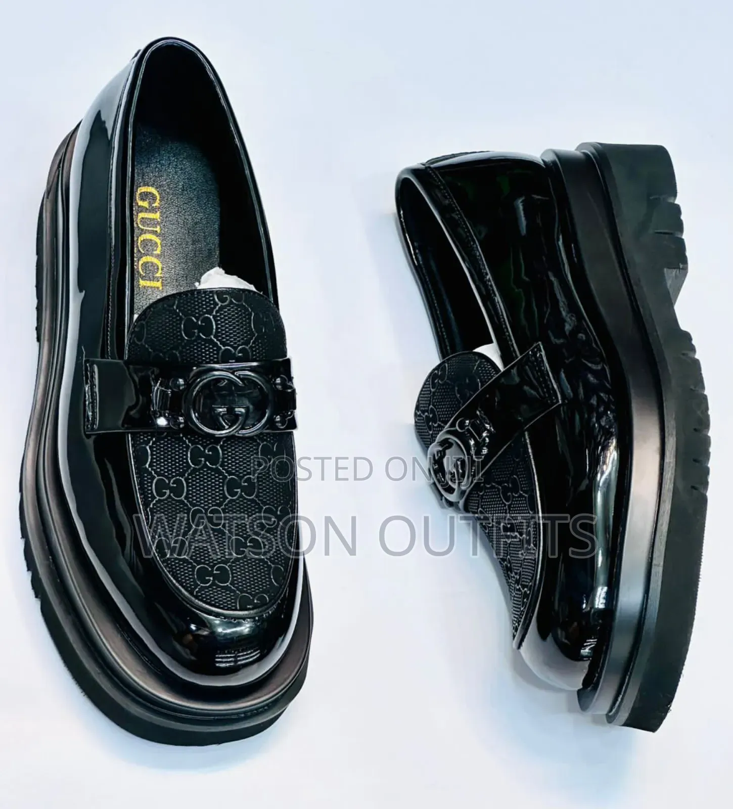 Smartly Weared Leather Shoes in Black Color
